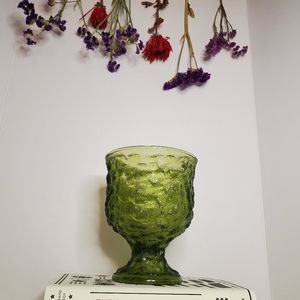 Pedestal vase. E.O. Brody Co.